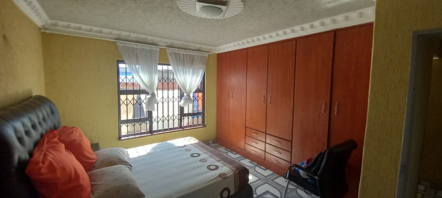 5 Bedroom Property for Sale in Zamdela Free State